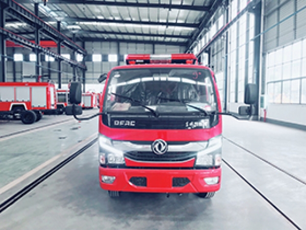 国六标东风2.5吨消防车