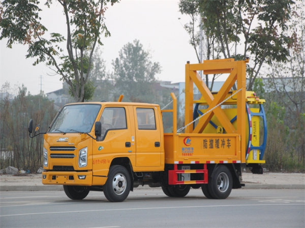 江铃蓝牌70K防撞车