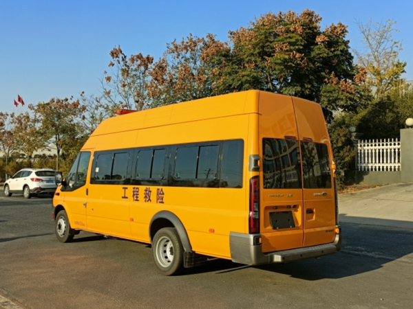 福特V348加长轴救险车